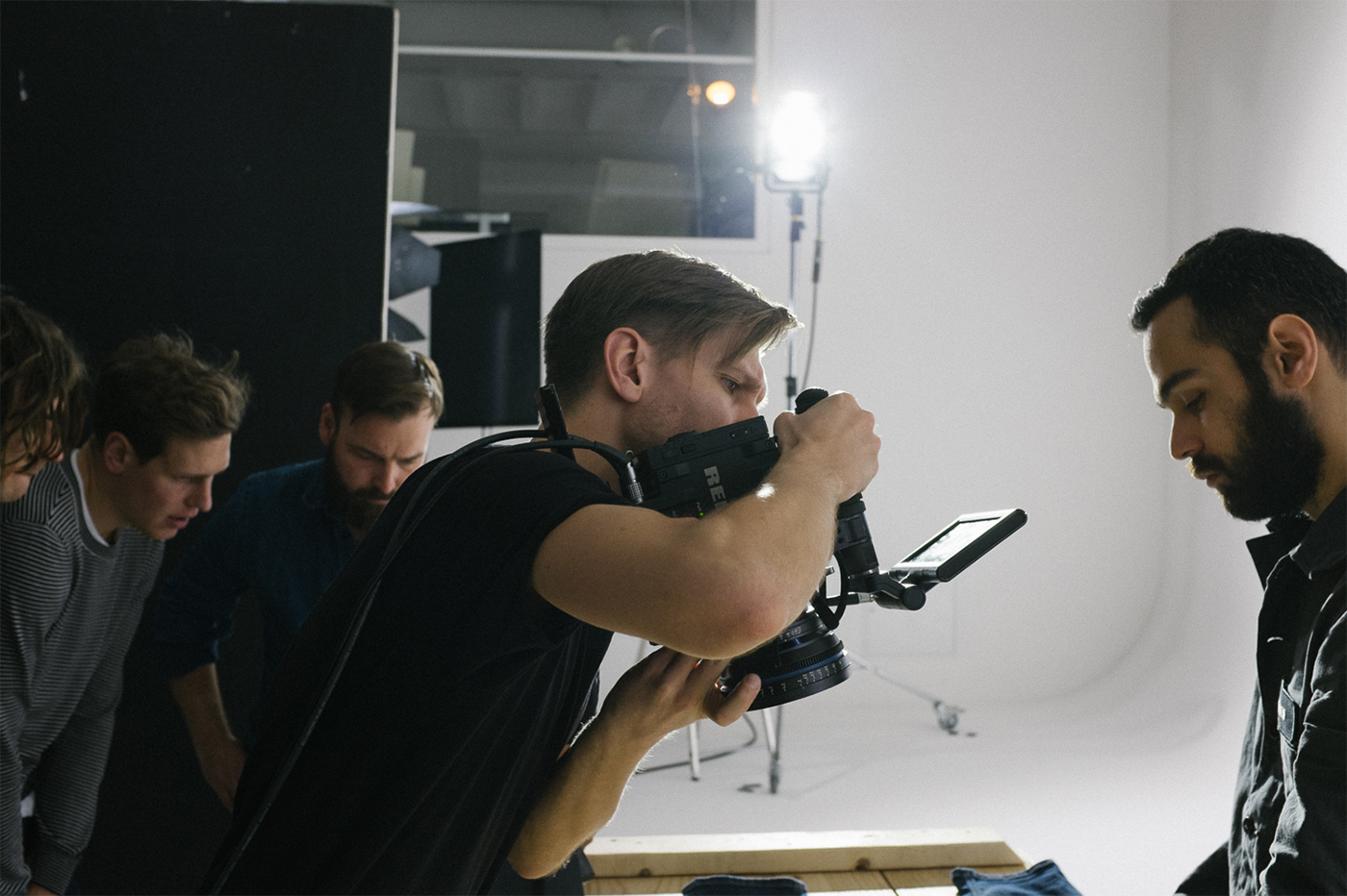 AMI-Studio-Closed-Hobo-Denim-behind-the-scenes-video-5